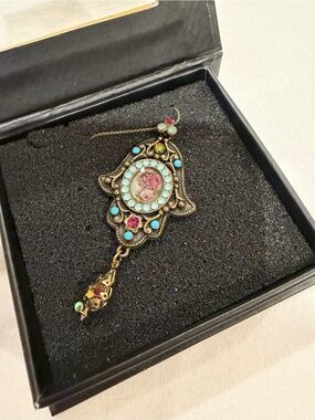 New in Box Michal Negrin Gold-Tone Necklace purchased in Israel.  Gorgeous!